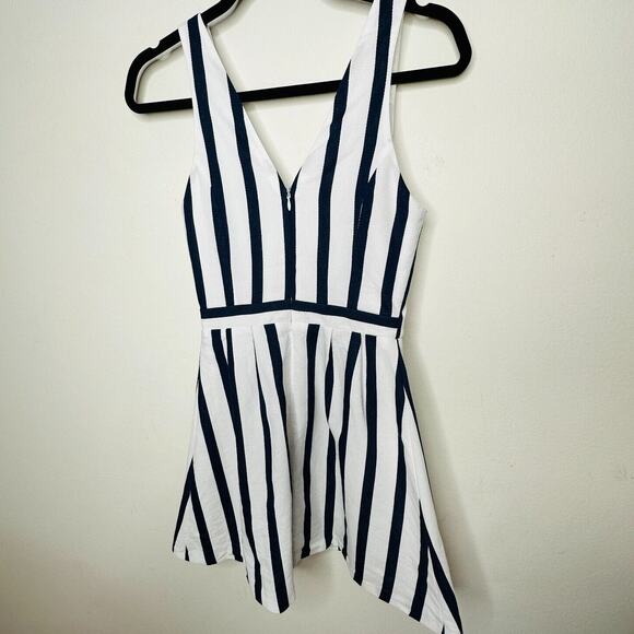 Topshop Navy and White Stripe Triangle Waist Cutout VNeck Nautical Mini Dress 4 - Picture 7 of 14